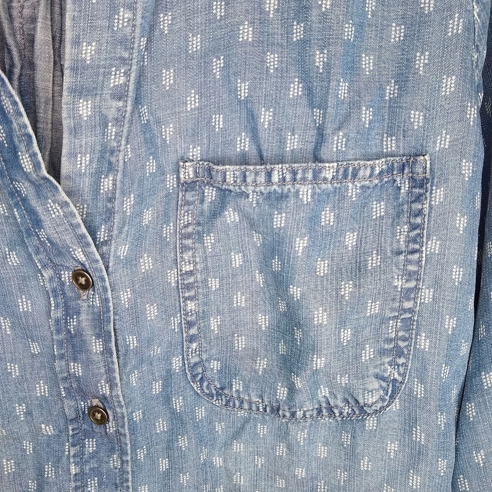 Cloth & Stone Patterned Chambray Button Down Top - image 4